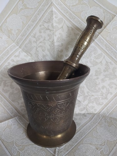 Schwerer mörser mit stößel - mit,