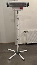 REER Wickeltischstrahler FeelWell 2in1, Standheizstrahler und Wandmontage, 