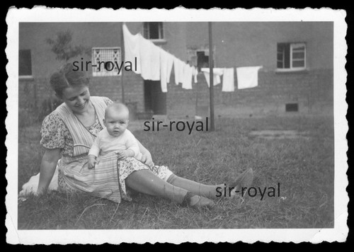 Mutter mit baby 1939 vor - baby,