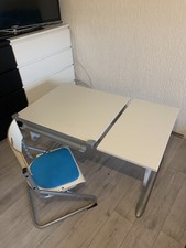 kinderschreibtisch mit stuhl