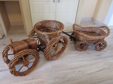 Traktor mit Anhänger aus Korb