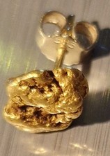 Goldnugget-Ohrstecker aus
