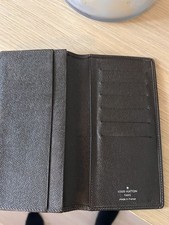 Louis Vuitton Cardholder Taiga