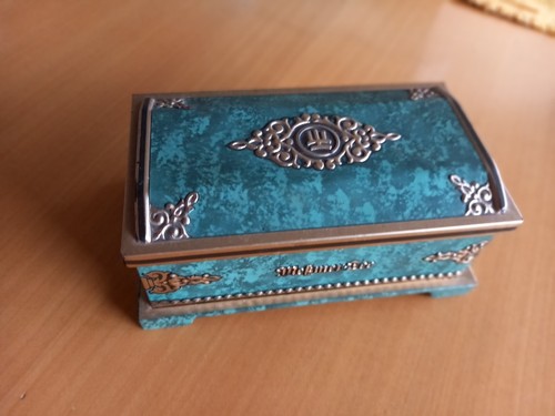 Sehr gut erhaltene alte