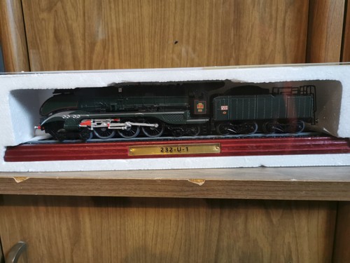 Lokomotive model 232 - lokomotive,