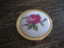 reizendes Pillendöschen