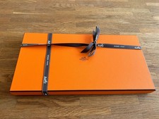 Hermès Box, Karton