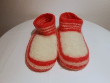 Warme Filz-Hausschuhe Gr. 32/33 IN "Rot-Creme", Gefilzt, Handgestricktes UNIKAT,