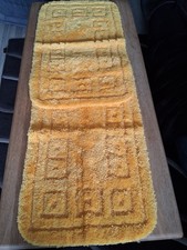 Badematte gelb, 2 Stück,flauschig,Einzelgröße ca. 78 X 48 cm,nie benutzt