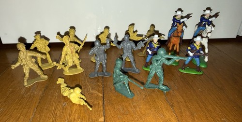 16 plastik soldaten - ***,