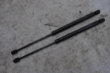 2x dampers gas springs