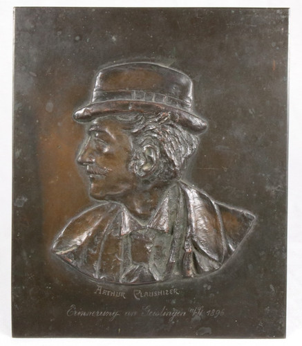 Arthur clausnitzer relief - arthur,