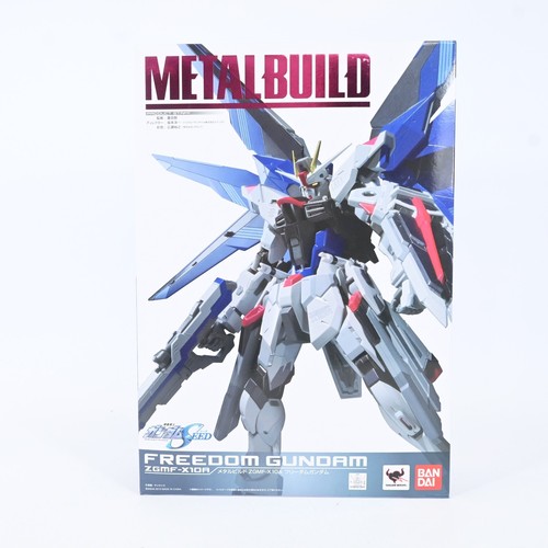 Bandai metal build zgmf x10a - metal,