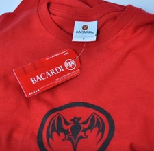 Schönes Bacardi USA rotes T-shirt Größe M rot Fledermaus Logo 