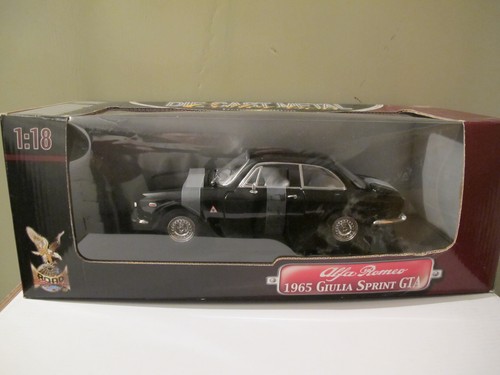 Road signature alfa romeo - 1:18,