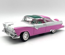 Road Legends Ford Fairlane Crown Victoria 1955 Coupe in pink, OVP, 1:18, K302