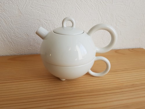 Vintage teekanne mit teetasse - teekanne,