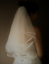 Schleier am Kamm nach Wahl zum