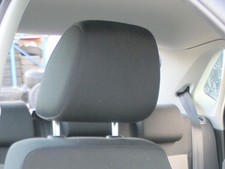 VW Polo 6R Kopfstütze vorne vorn schwarz rechts oder links 6R0881901K 83V