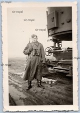 Wehrmacht Soldat mit Fernglas