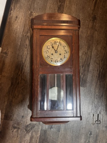 Antike wanduhr aus holz - antike, mit
