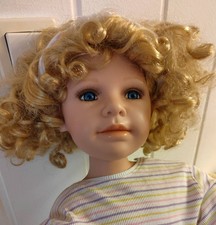 Spielpuppe/"Sammlerpuppe"