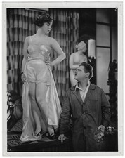 Nackte Schönheit  (so