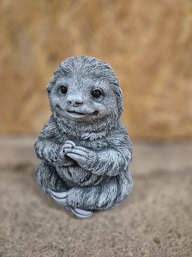 Steinfigur yoga faultier - steinfigur,