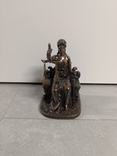 Sitzende justitia figur - sitzende,