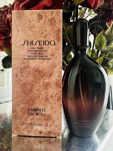 Feminite bois eau timide - feminite,