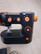 MINI NÄHMASCHINE:   MIT    "FREIARM"    und   ZUBEHÖR , wie neu