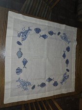 Von Hand bestickte Tischdecke, Handarbeit , 80x80 cm, Fische, 100% Bw., Vintage