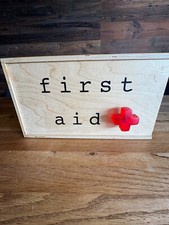 first aid Medikamentenschrank Medizinschrank Wandschrank Holz 32x18x14cm