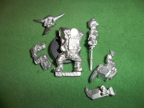 Warhammer 40k space ork - space,