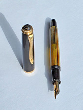 Pelikan 400NN in “ tortoise ” finish, with oblique triple broad ( OBBB ) 14k nib