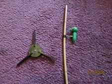 Ü-Ei-Figur Specht, der eine Stange runter wackelt, vermutlich aus den 80ern