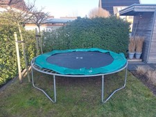 Berg Trampolin Ø 330 cm –