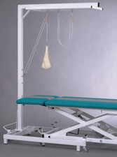 Schlingentisch Stativ fahrbar Özpinar Physiotherapie Medizinprodukt Traktion