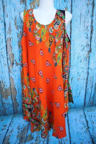 Farbenfrohes strandkleid mit - farbenfrohes,