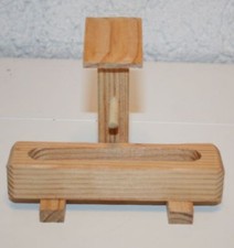 Krippenzubehör Holzbrunnen Wassertrog 9  cm h - 11 cm br - bis 7 cm t  -- Holz 