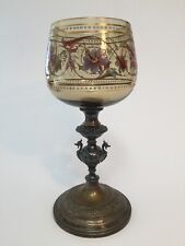 Weinglas auf Neo-Renaissance