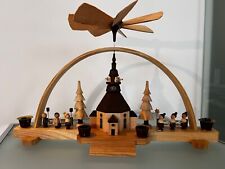 Schwibbogen-Pyramide Seiffener Christmette mit Turmbläsern. KULTURERBE