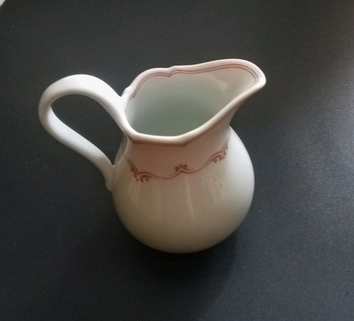 Kleines milchkännchen - kleines,
