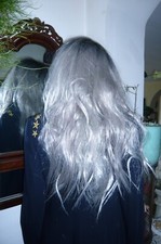 Perücke Langhaar Silbergrau