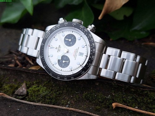 Tudor black bay chrono - black,
