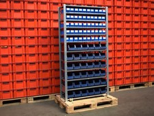 Schulte Fachbodenregal mit Lagerkisten Lagerregal Stahlregal Länge 1.060 mm