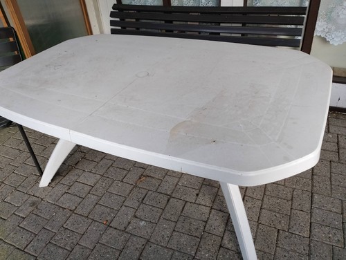 Gartentisch weiß