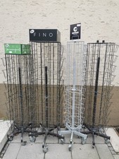 Verschiedene Kartenständer drehbar