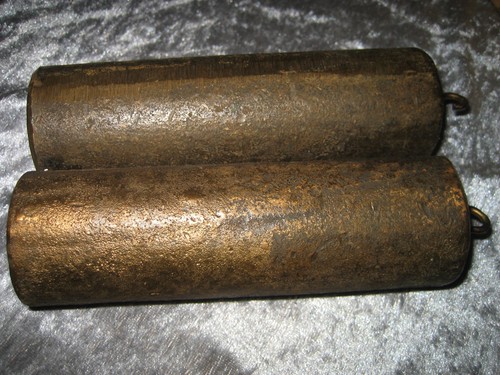 Antike uhrengewichte massiv - 2,