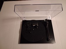 PRO-JECT DEBUT CARBON PHONO